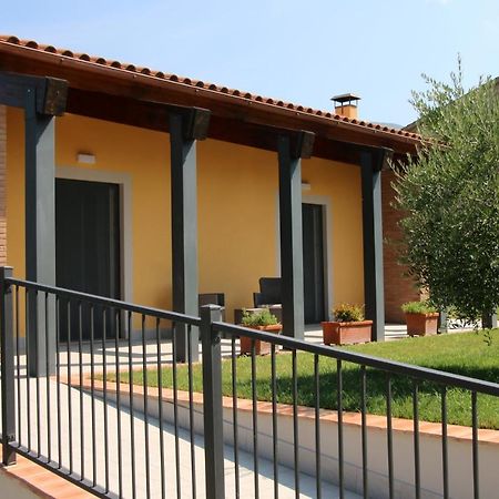 Bed and Breakfast Al Ginepro Montecchio  Екстер'єр фото